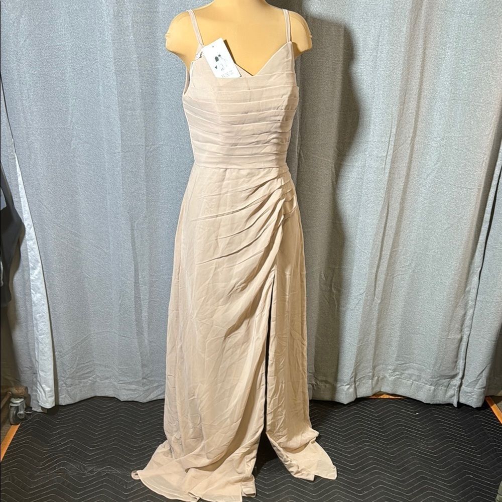 B X Z Elegant Cream Evening Gown - Picture 3 of 11